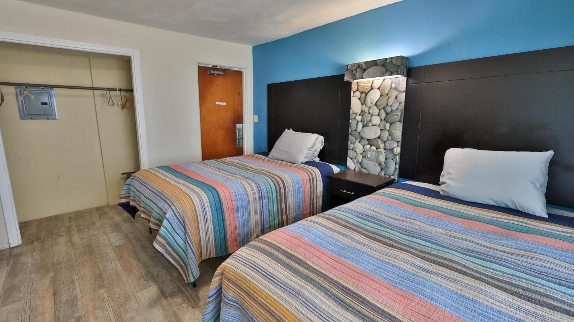 Driftwood Beach Motel Ormond Beach Exterior photo